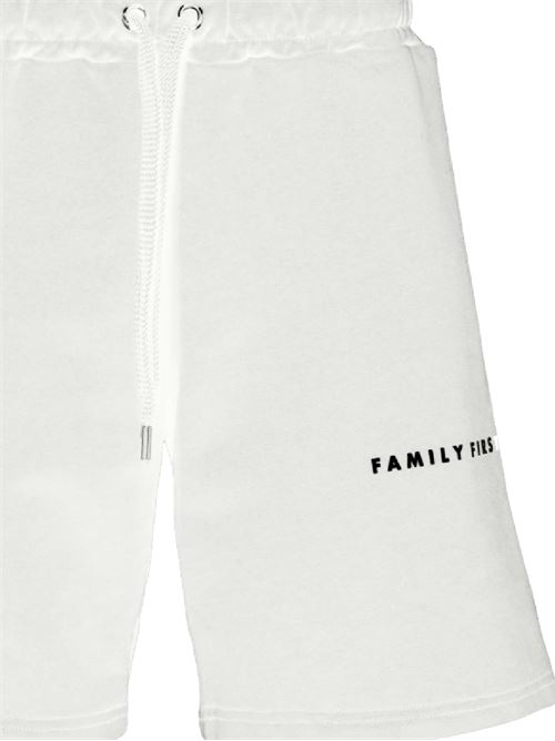  Family first | JOSS2404WHITE